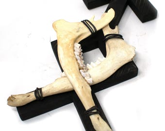 Home protection bindrune jawbone hanger