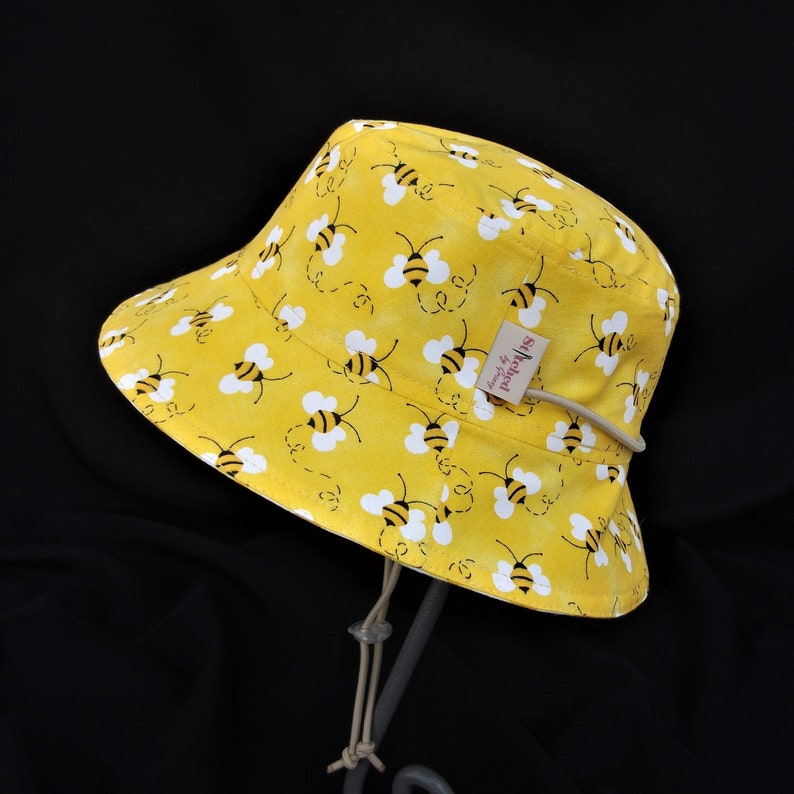 Flying & Crawling Friends Child's Bucket Hat Various busy bees