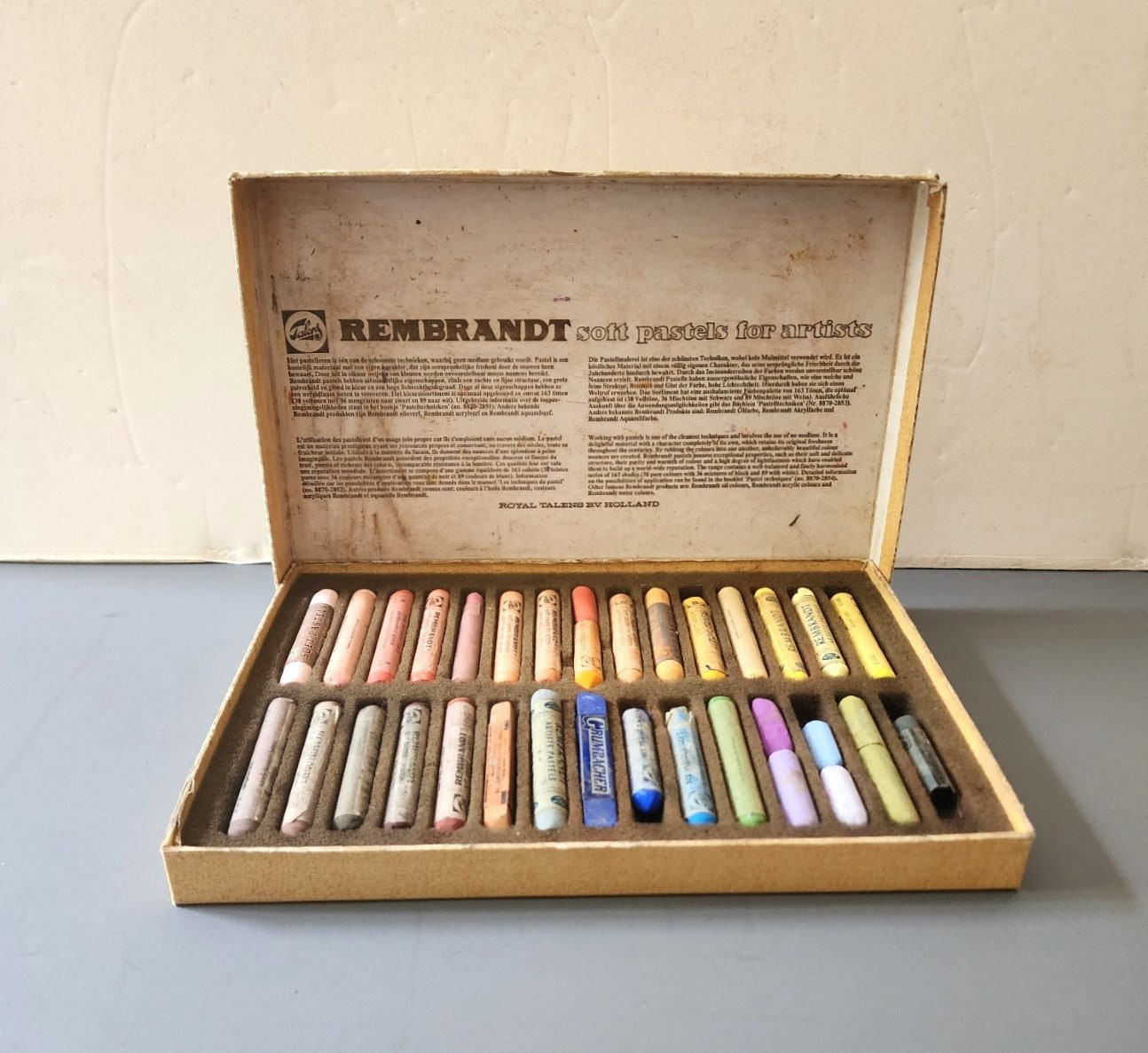 vtg TALENS Rembrandt Soft Pastels Made in Holland 36 Ct Wood Box