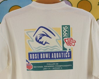 1995 Rose Bowl Aquatics National Swimming Championships Tee Size 2XL | Vintage 90s White Graphic T Shirt