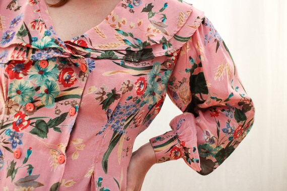 90s Romantic Ruffled Floral Silky Blouse Size M |… - image 5