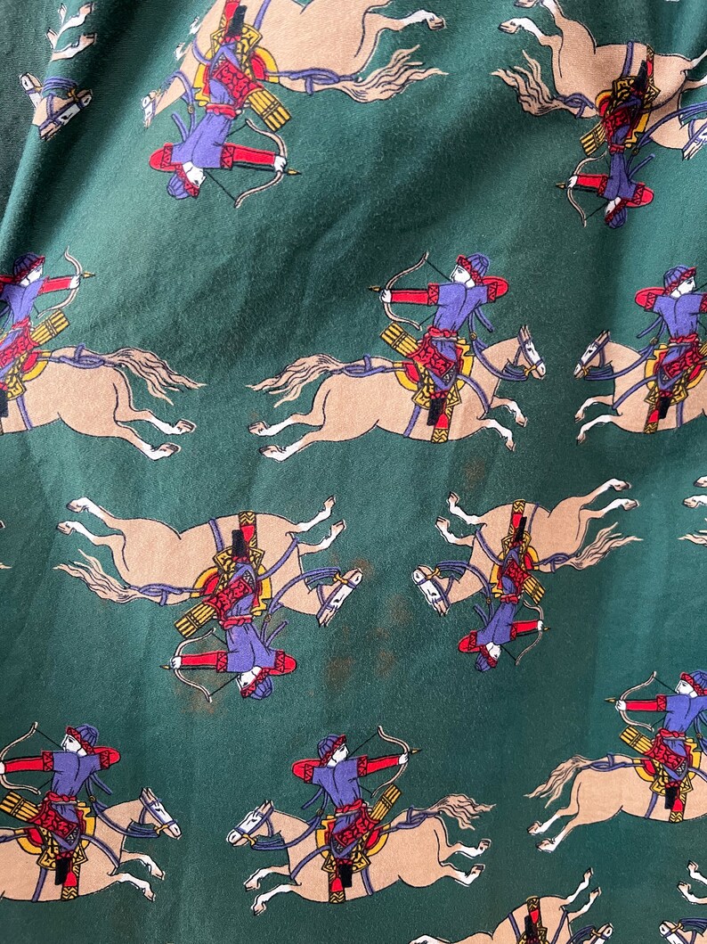 80s 90s British Khaki Horse and Archer Print Forest Green Midi Jupe Taille M image 7