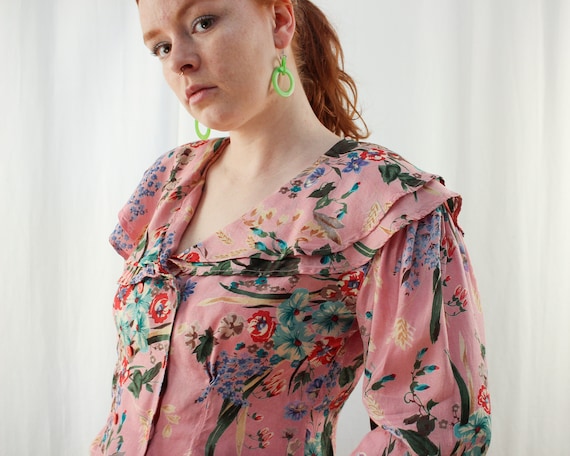 90s Romantic Ruffled Floral Silky Blouse Size M |… - image 2