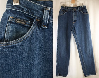 80s 90s Lady Wrangler Mom Jeans Size 29/8 | Vintage 1980s 1990s High Waist Tapered Straight Leg Medium Wash Denim