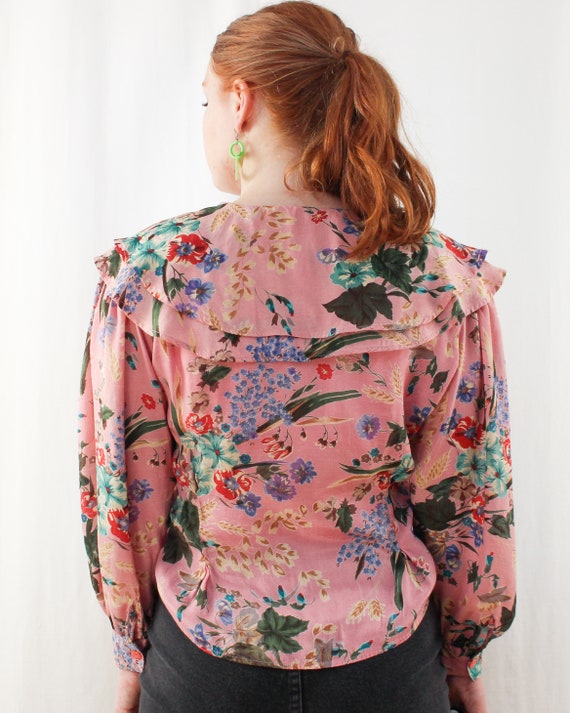 90s Romantic Ruffled Floral Silky Blouse Size M |… - image 4