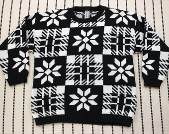 80s 90s Snowflake Oversize Sweater Size M  | Vintage 1980s 1990s Black + White Ski Jumper