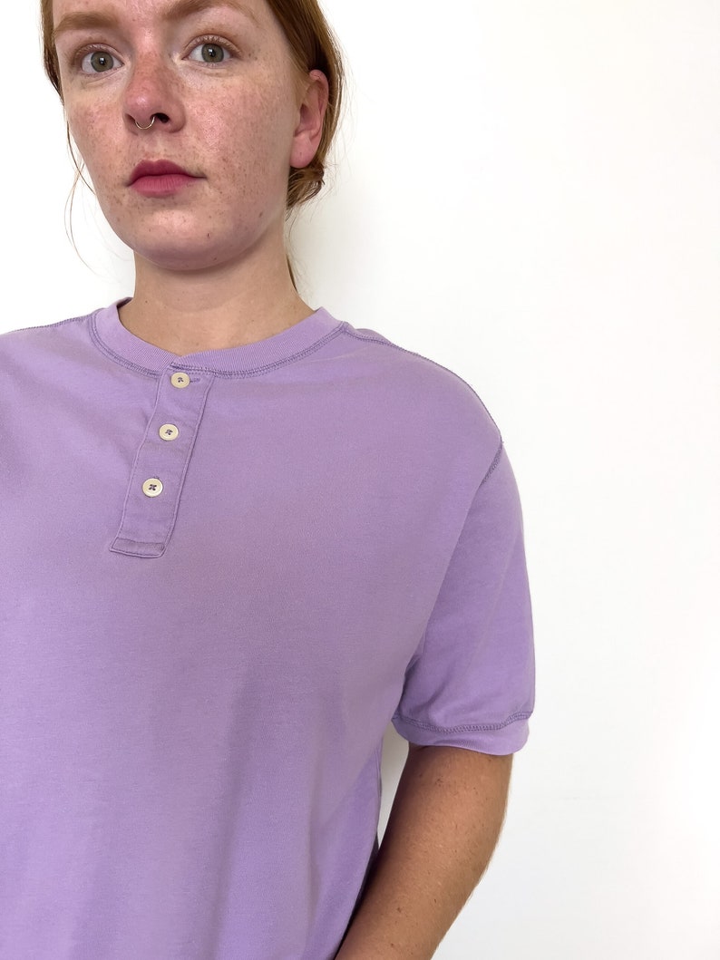 90s GAP Lavender Henley Oversize Tee Unisex Size S-M zdjęcie 4