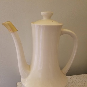Vintage Amcrest White Coffee/Tea Pot