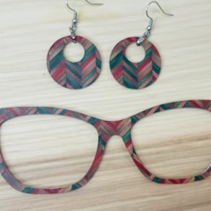 Red and Green Wood Herringbone Acrylic Topper