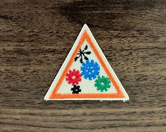 1990s Vintage Retired “Science In Action” Girl Scout Brownie Try-It Badge