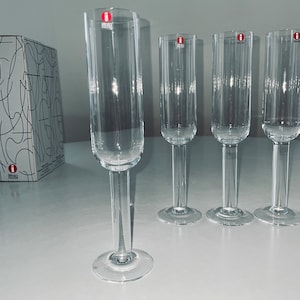 Iittala MONDO / 4 clear champagne glasses / champagne flutes / Kerttu Nurminen / brand NEW in box!