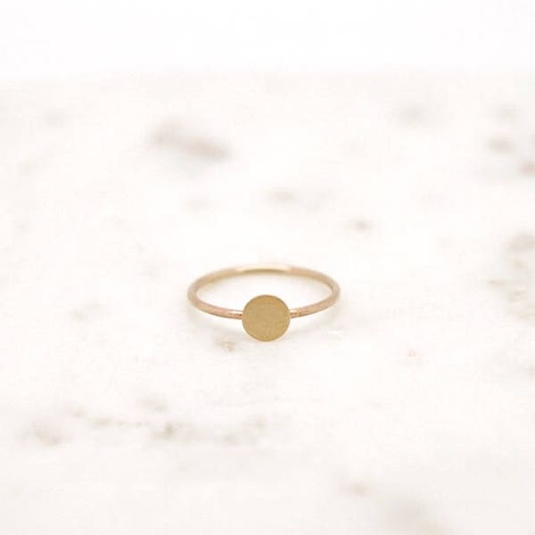Disc Ring-Gold Filled Signet Ring-Women Signet Ring-Gold Disc Ring-Thin Signet Ring-Minimalist Disc Ring-Gold Filled Minimal Ring-Signet