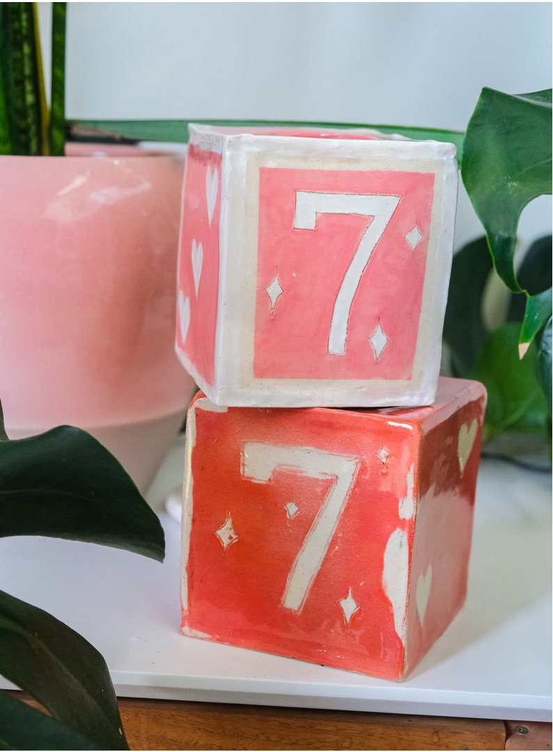 7 of Hearts Single Dice Vase
