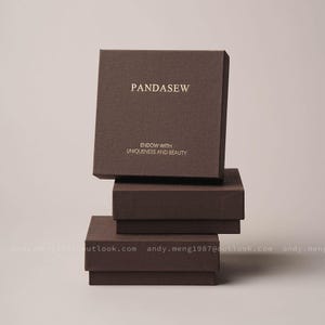 50pcs 9x9x3cm customized branding coffee brown jewelry box with logo, including foam