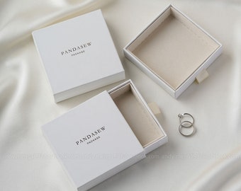 50pcs 9.3*9.3*2.5cm Paper box custom jewelry box with suede inside personalized with your logo necklace earrings package drawer box