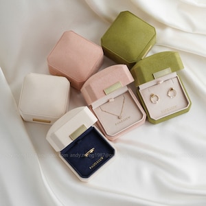 Personalized 25pcs custom jewelry box 7.7*7.2*5cm small ring box packaging box bulk Luxury box for wedding earring and necklace