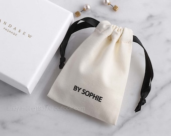 50 pochettes d'emballage de bijoux personnalisés 8 onces sacs en toile de coton avec logo personnalisé bijoux pochettes pour boucles d'oreilles sacs pour collier beige