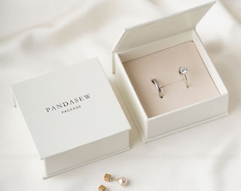 50pcs 8*8*3.5cm Paper box custom necklace ring box with microfiber sponge personalized logo jewelry package bulk flip cardboard magnetic box