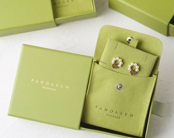 50pcs 9x9x3.5cm Paper box green custom jewelry box personalized logo necklace earrings ring jewelry packaging box bulk drawer box