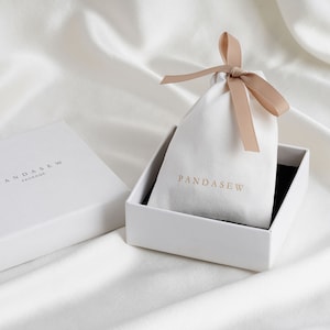 50 pezzi 10*10*3,5 cm o 9*9*3,5 cm Scatola di carta per gioielli personalizzata Logo personalizzato Piccola scatola per imballaggio di gioielli Scatola di cartone con coperchio e base all'ingrosso