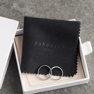 black cleaning cloth for ring