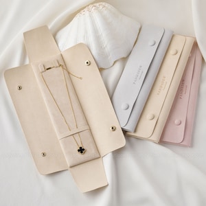 Paquete de 50 piezas de cadena de microfibra más gruesa, soporte de collar personalizado, paquete de joyería personalizado, bolsa de collar, paquete de joyería personalizado de estilo largo
