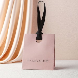 50 pezzi A1D Sacchetto di carta personalizzato con logo Stile colorato A Nastro rimovibile Logo personalizzato Grazie Borsa regalo personalizzata Borsa tote