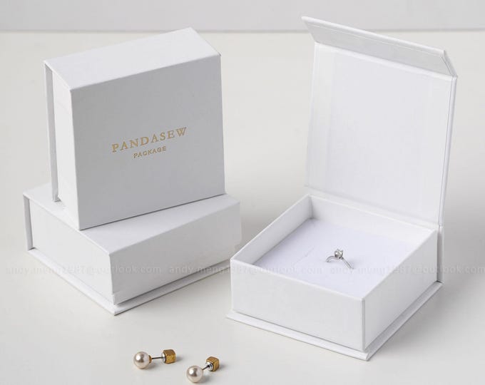50pcs 8*8*3.5cm personalized magnetic jewelry box necklace, ring, earring gift box with velvet sponge, branded logo Flip Paper box
