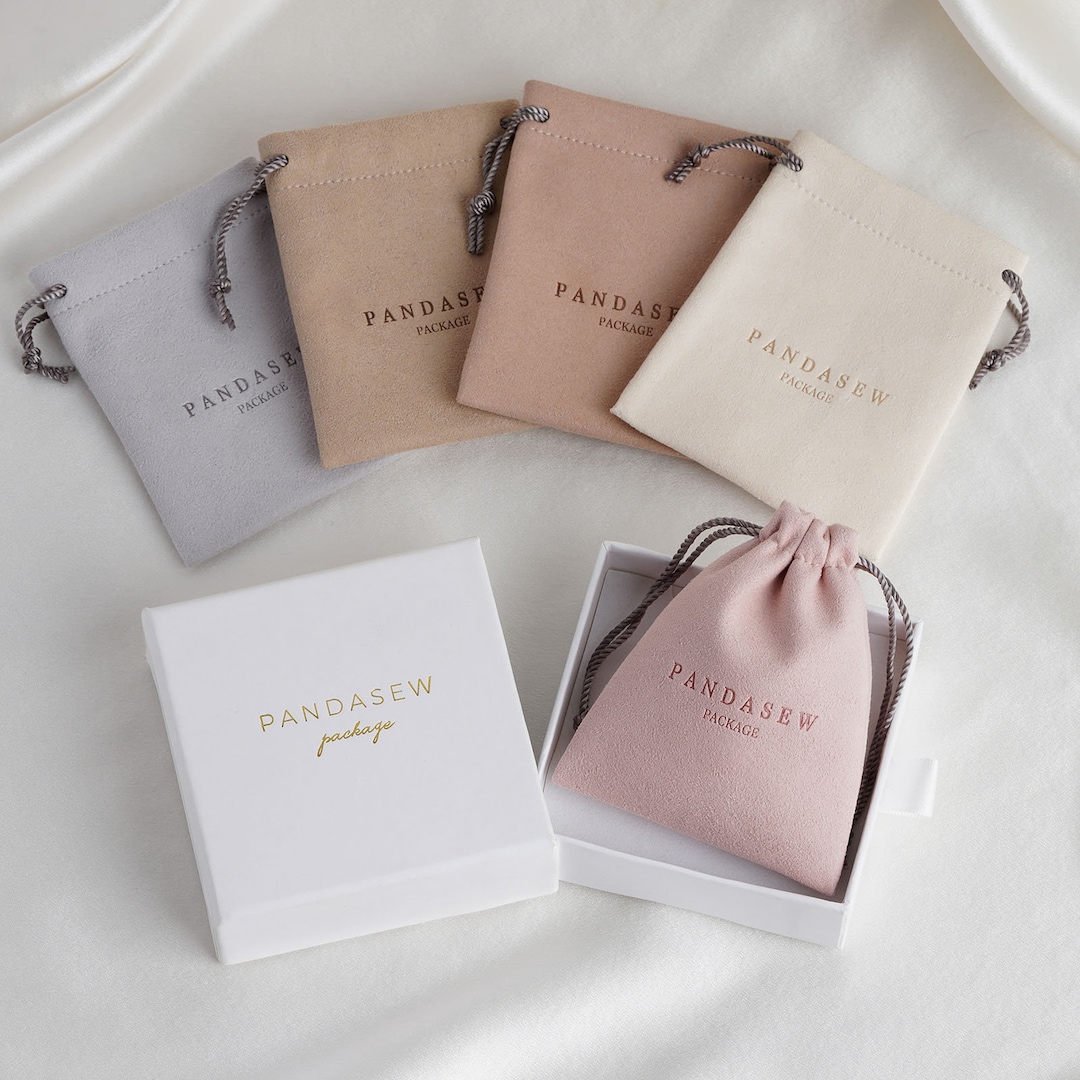 Custom Logo Jewelry Packaging Wedding Favor Bags Small White Cotton Canvas  Bags Mini Drawstring Bag Jewelry Gift Pouch - China Leather Handle Cotton  Bag with Zipper, Velvet Pouch for Jewelry