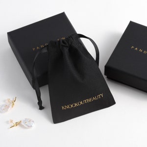 50 peças 10*10*3,5 cm ou 9*9*3,5 cm caixa de papel caixa de joias personalizada logotipo personalizado caixa de embalagem de joias pequena tampa e base caixa de papelão