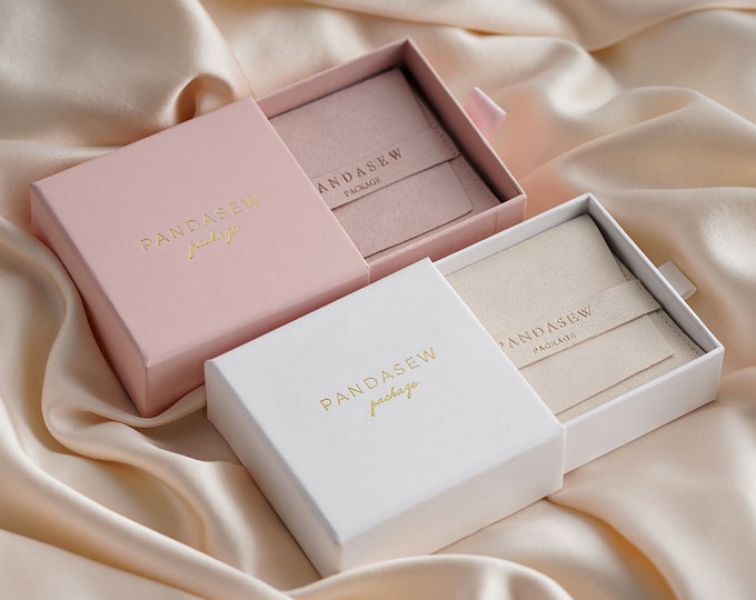 50pcs 9*9*3.5cm Paper box custom jewelry box with bag pouch personalized logo chic small jewelry packaging box bulk drawer cardboard box