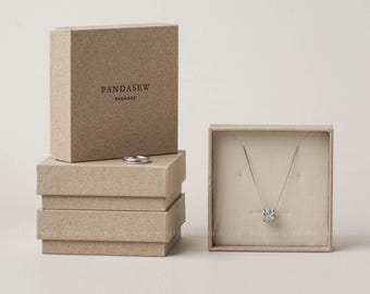 50pcs 9x9x3cm customized jewelry box branding package kraft with logo, including foam