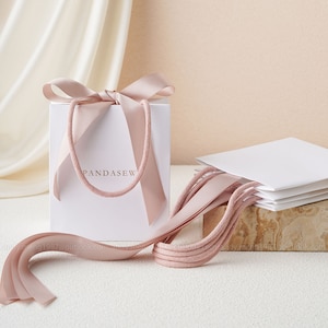 50pcs A1YS Paper bag custom jewelry package bag bow tie tote bag with Logo personalized logo shopping hand holder Paper Bag Gift Bag