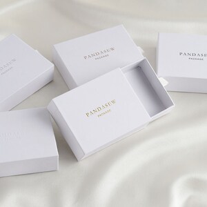 help with fine jewelry packagingwhite box