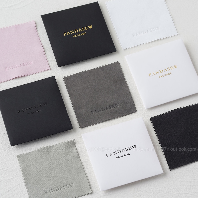 Different colors polishing cloth and outside envelope case. They can do different logos.