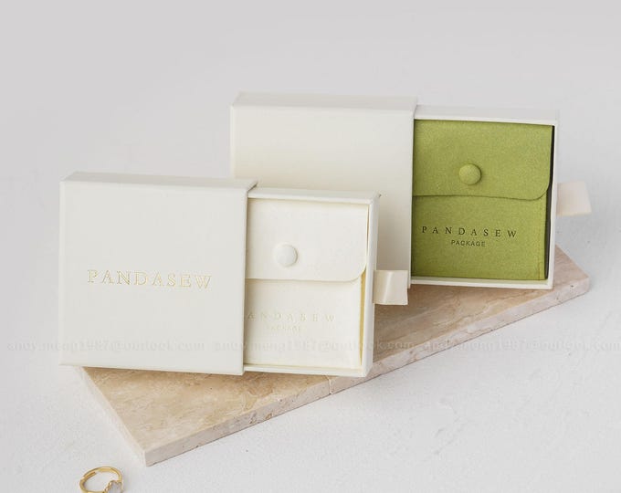 50pcs 9x9x3.5cm Paper box new cream white custom jewelry box personalized logo necklace earrings ring jewelry packaging box bulk drawer box