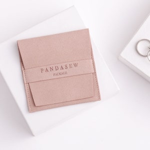 50 bolsas de joias de microfibra multicoloridas com logotipo personalizado, bolsas de embalagem personalizadas para joias, bolsas para lembrancinhas de casamento, brincos a granel