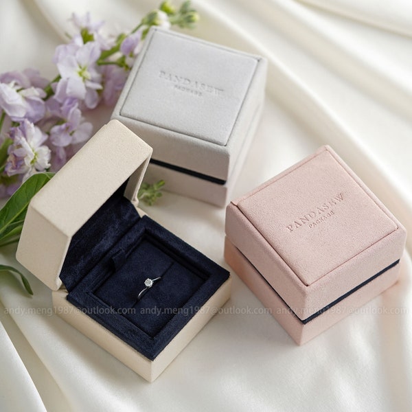 25pcs 6.5*6.5*5.5cm custom jewelry box with logo personalized logo chic small jewelry packaging box bulk Luxury microfiber box