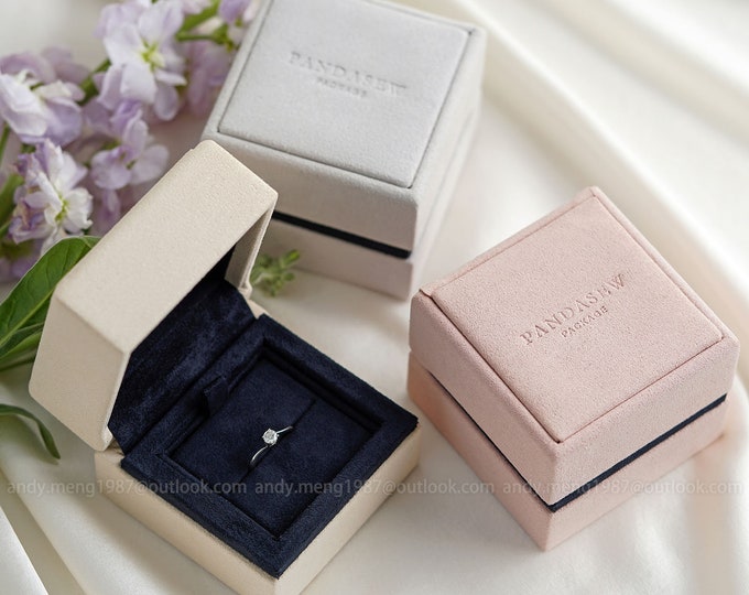 25pcs 6.5*6.5*5.5cm custom jewelry box with logo personalized logo chic small jewelry packaging box bulk Luxury microfiber box