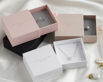 50 pièces 7*7*3 cm boîte en papier boîte à bagues personnalisée avec éponge logo personnalisé collier paquet en vrac tiroir boîte en carton