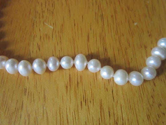 Vintage Real Natural Large Pearl Necklace 27 inch - image 2