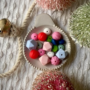 Vintage Christmas Needle Stoppers for US 0-13 * 9 sets *