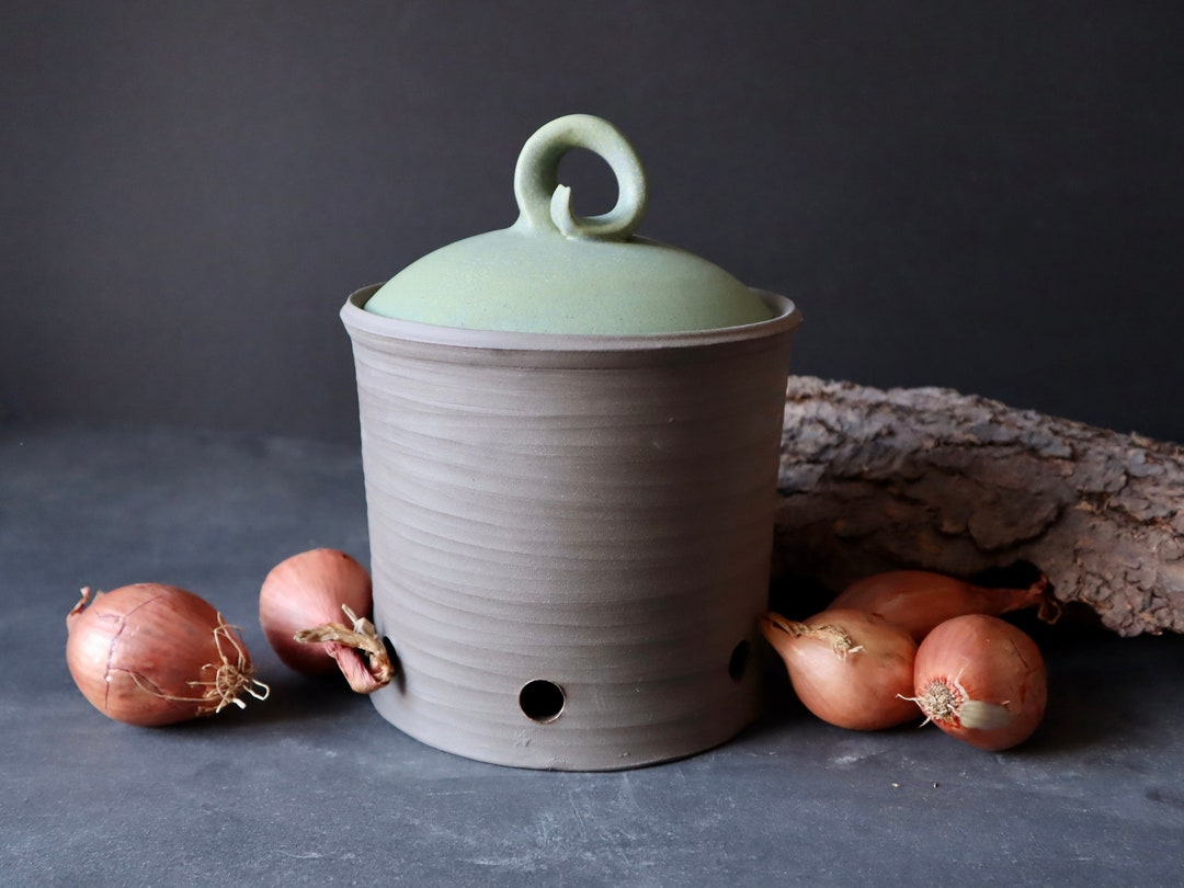 Ceramic Onion Jar, Handmade/wheelthrown Pottery, Natural Colors Green
