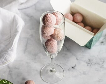 Caja de regalo de chocolate / Trufas de fresa y orujo de champán