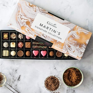 Martin's Chocolatier Signature Chocolate Gift Box Collection with 30 Chocolates in 15 Flavours Chocolate Gift Box Luxury Mother’s Day Gift