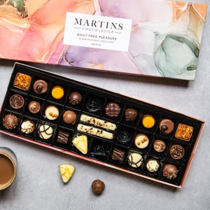 Alcohol-Free Chocolate Assortment by Martin's Chocolatier Gift Box with 30 Chocolates in 15 flavours 434g zdjęcie 1