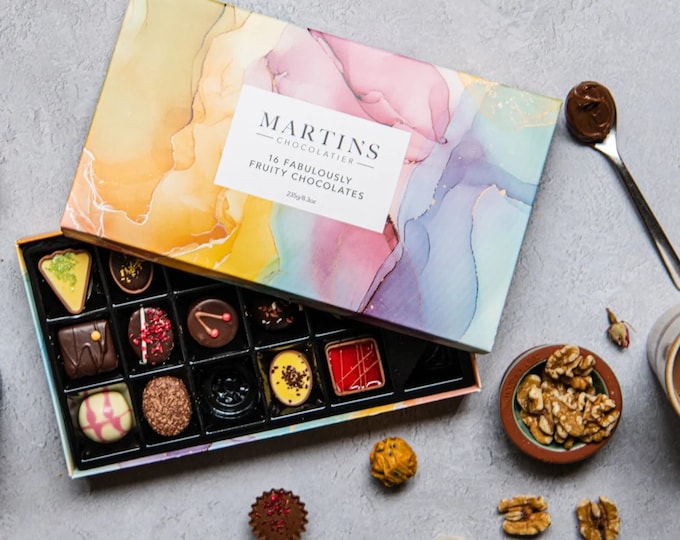 Martin's Chocolatier Signature Chocolate Assortment 16 Box Luxury Chocolate Gift Box  in 6 Flavours Belgian Chocolates Easter Chocolate Gift