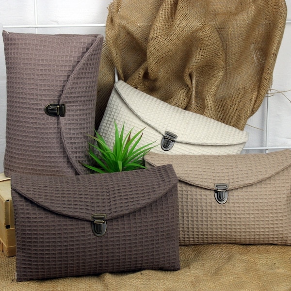 Windeltasche Waffelpique in Beige,  Wickeltasche für Jungs & Mädchen, Geschenk zur Taufe