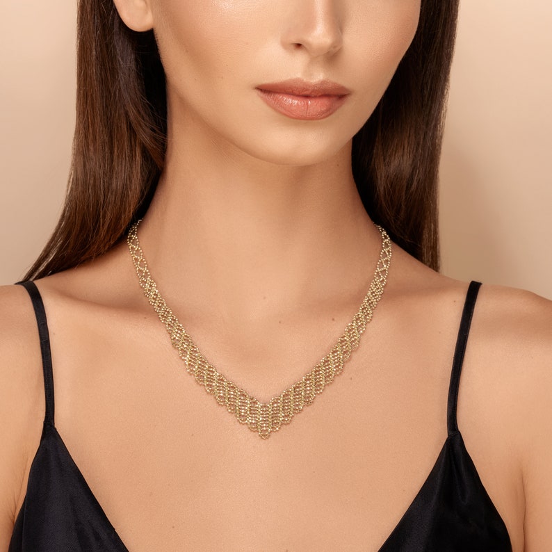 Avior necklace Classic gold v shaped beaded necklace image 3