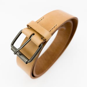 Minimalist Natural Leather Belt – Handmade Unisex Belt, Full Grain Vegetable Tanned, 1.5” Wide Tan Leather Belt
